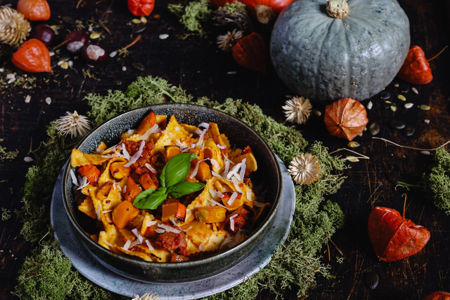 Herbstliche Pasta mit Kürbis und Salsiccia - Pottgewächs